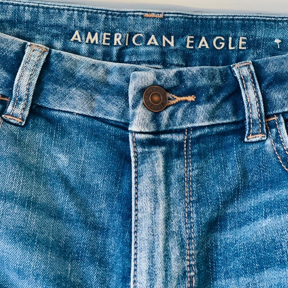 AE | NE(X)T Level Patched Curvy Super High-Waisted Denim Jeans - Picture 3 of 6